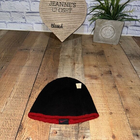 Nike Boys Hat Cold Weather Beanie Varsity Red Swoosh 8-20 Reversible - Picture 7 of 9